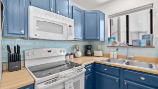 Daylight Cove Lakefront Chic - 1