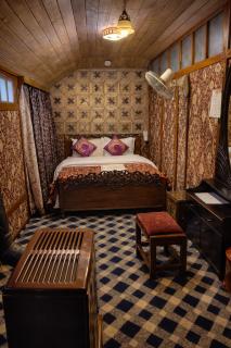 JP GROUP OF HOUSEBOATS DAL Lake - 8