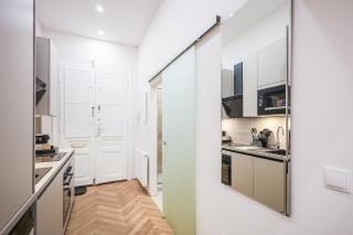 BRAND NEW! Apartment Harmony - near Stadthalle - 2