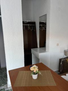 PELEKAN rooms and apartments ATHINA 22 - 6