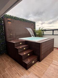 Welcome to Family-Friendly Penthouse with jacuzzi - 9