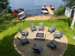 Lakefront Chalet des Sables with Private Beach & Game Room - 8