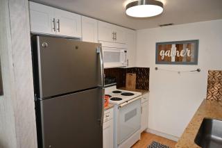 Surf Shack - 2BR w/ Pool, Walk to Flagler & Beach - 6