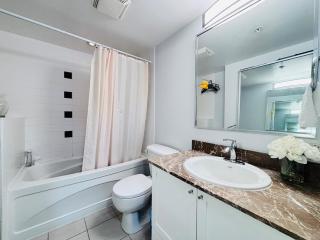 Home in Vancouver 2BR 2BA Suite - 3