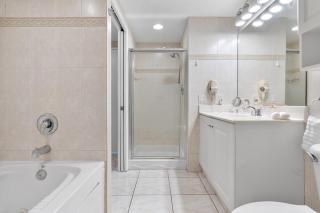 Spectacular Water Views 2br-4 beds in Sunny Isles - 8