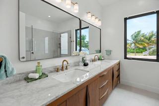 NEW 6 Bedrooms Oceanfront LUXURY villa on Tar Bay with Pool - 5
