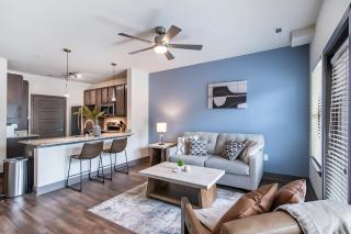 Landing Stylish 1BD Clubhouse Gym - 0