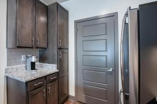 Landing Stylish 1BD Clubhouse Gym - 2