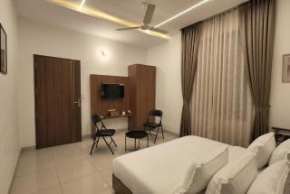 Hotel Amaltas Nayagaon Near PGI & PEC College - 5