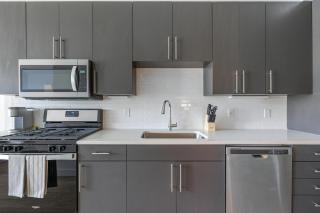 Landing Modern Studio in Central City - 1