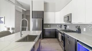 Landing Stunning 2BD Gym - 6