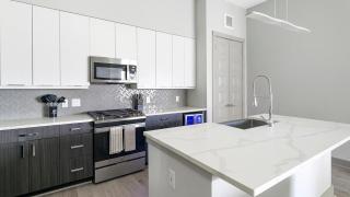 Landing Stunning 2BD Gym - 3