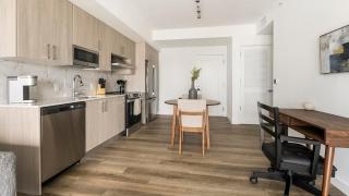 Landing Stunning 1BD Pool - 8