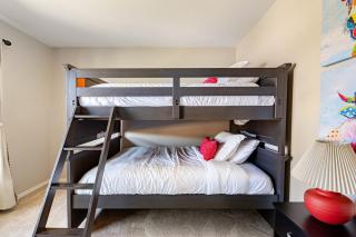 Prospect Haus Stone Oak - 8