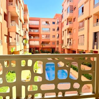 2BR Apt with Pool View in City Center - 7