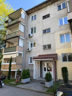 Modern 2BR Apartment Karpoš with Private Parking - 9