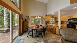 McCall Cabin on Golf Course Pool & Sauna - 5
