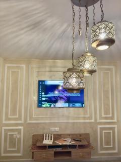 Calm Central Stay Near Beach - High-Speed WiFi, Free Parking - 9