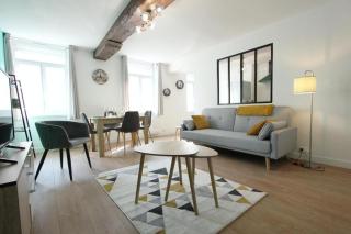 Appartement centre de Valenciennes entièrement équipé 64m2 - 0
