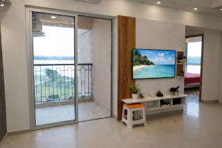Elegant Stay by the Ganges - 3