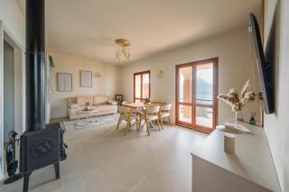 Casa Monika, Ferienhaus mit Panorama Seeblick - 1