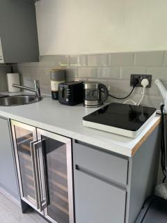 Spacious and close to Gatwick - 3