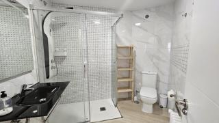 6 HABITACIONES, ALOJAMIENTO COMPLETO EN PLENO CENTRO - 9