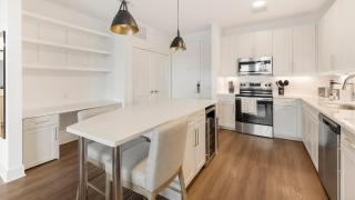 Landing Modern 1BD in Downtown Roanoke - 3