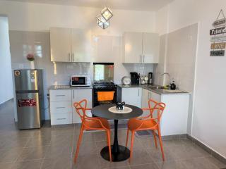 Classy Couzy Suites - 8