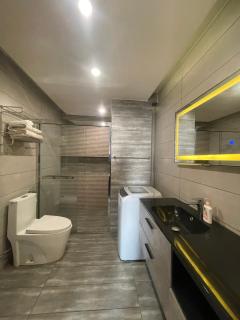 Luxury 1BR IN ELYSIUM OPP CENTAURS BALCONY VIEW NETFLIX FAST WIFI - Islamabad - 5