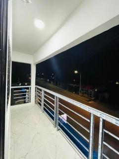 The Fahn Guesthouse - 8