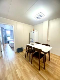 Priscilla Cozy Family 2Bedroom Apartment Walk to McDonald Free Parking - 4