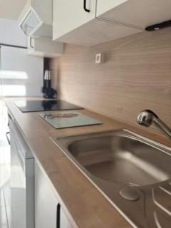 Lestanot de Balaruc - Charmant appartement de 65m2 avec 2 chambres en RDC et un jardin de 45m2 - A proximité de parkings gratuits et commerces - 2