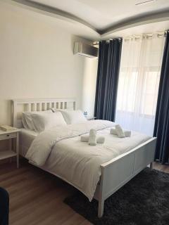 2 BR 130 sqm quite Apt Amman Khalda - 7