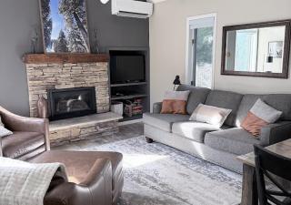 Haney Hideaway Warm and Welcoming Peek N Peak Condo Close to Lift 8 Sleeps 10 - 3