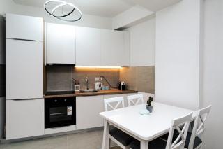 Luxury City Center 2BR Apartment with Private Parking - 7