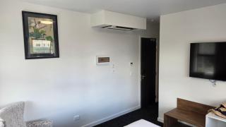 Lake Taupo Hotel - 2