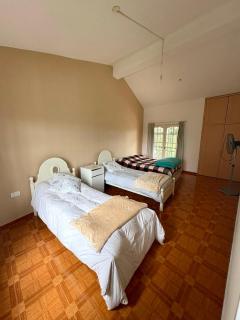 Gran Casa en Villa Del Lago - Villa Carlos Paz - 2
