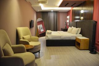 3-Bedroom Premium Apartment With Balcony - Goldcrest Mall and Residency - 0
