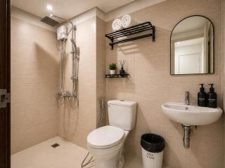 Cozy Alabang Condo with Pool and Near Malls & Airport - 5