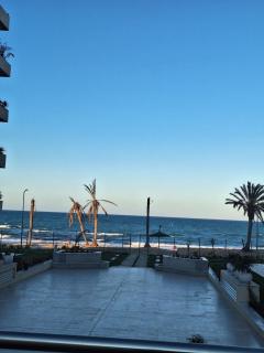 Appartement vue imprenable sur mer dans une résidence pieds dans l'eau avec piscine - 0