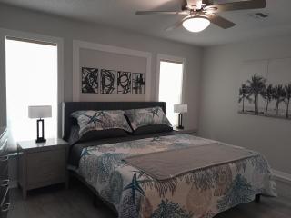 Lovely 2-bedroom house with AC, relaxing and stylish in Weeki Wachee, Fl - 5