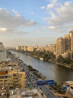 سويت فندقي فاخر أطلالة على النيل - 8