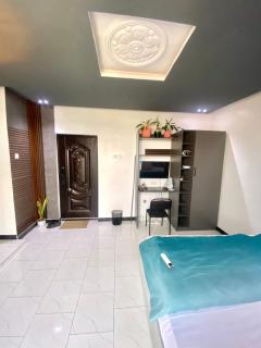 Studio Apartment at Tu7 close to Airport - 5