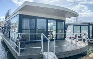 2 Bedroom Nice Ship In Lelystad - 1