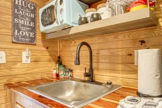 Tiny Cabin Getaway in the Tennessee River Valley - 1