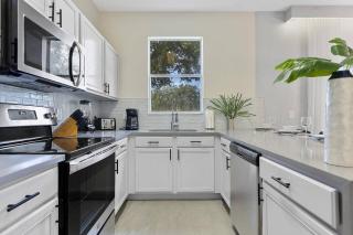 4 BD 3 BA Regal Palms 2725 CA - 6
