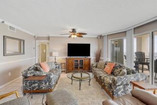 3bd3ba Beachfront Condo OCEAN VIEW from every room FREE BEACH CHAIRS - 7
