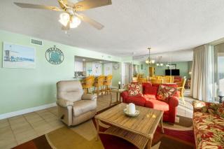 Beachfront Condo Ocean views from every room 3rd FL FREE BEACH CHAIRS - 5