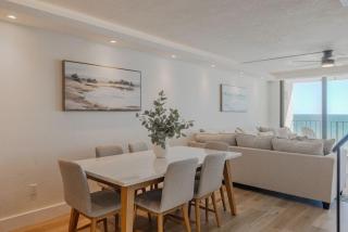 NEWLY RENOVATED Beachfront Edgewater Penthouse 3bd3ba FREE beach chairs - 5